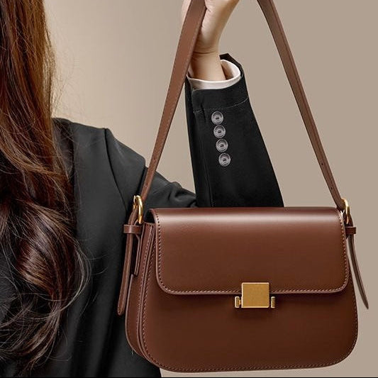 Sac Bandoulière Femme – Rabat Élégant & Détails Dorés