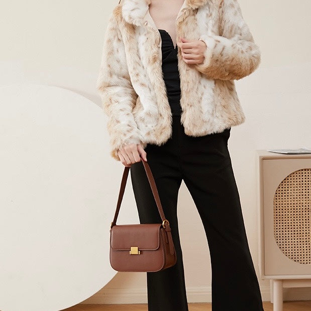 Sac Bandoulière Femme – Rabat Élégant & Détails Dorés