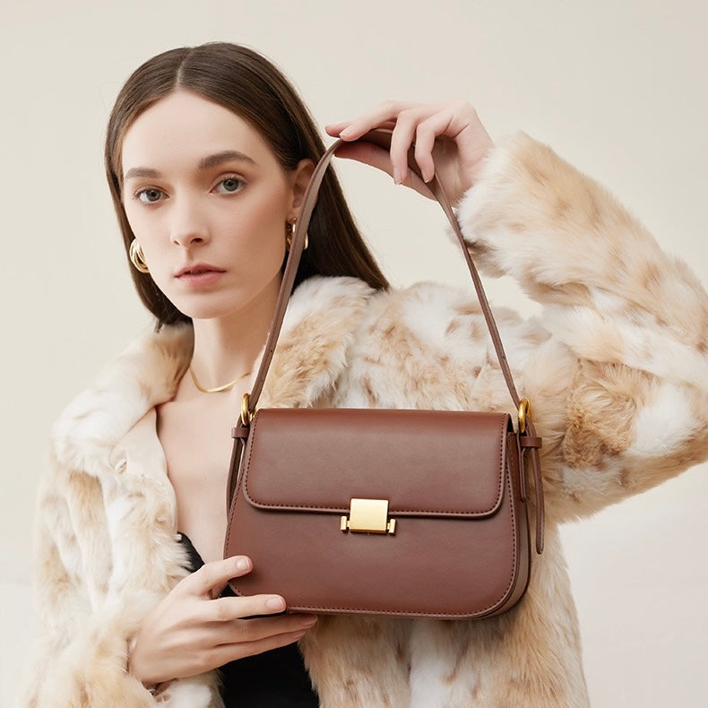 Sac Bandoulière Femme – Rabat Élégant & Détails Dorés