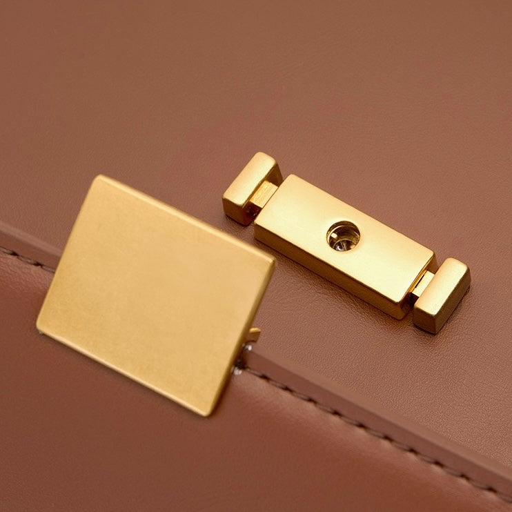 Sac Bandoulière Femme – Rabat Élégant & Détails Dorés