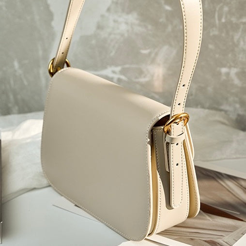 Sac Bandoulière Femme – Rabat Élégant & Détails Dorés