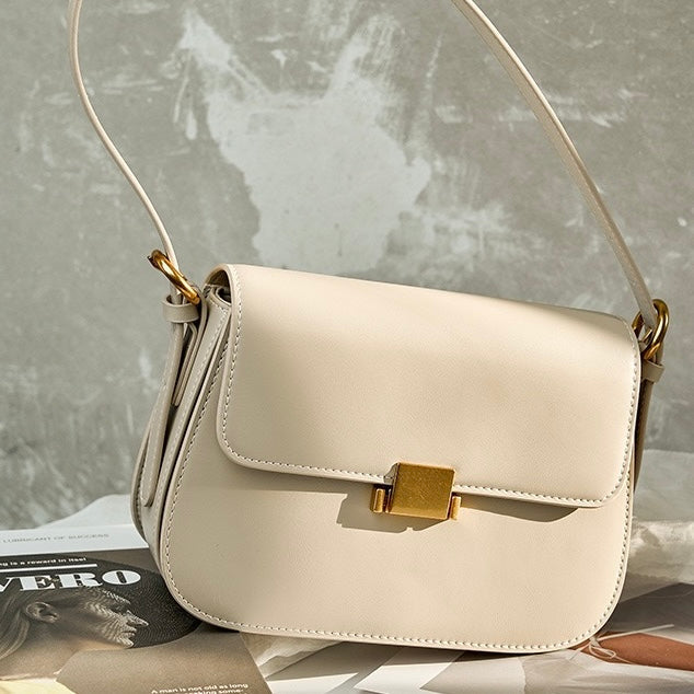 Sac Bandoulière Femme – Rabat Élégant & Détails Dorés