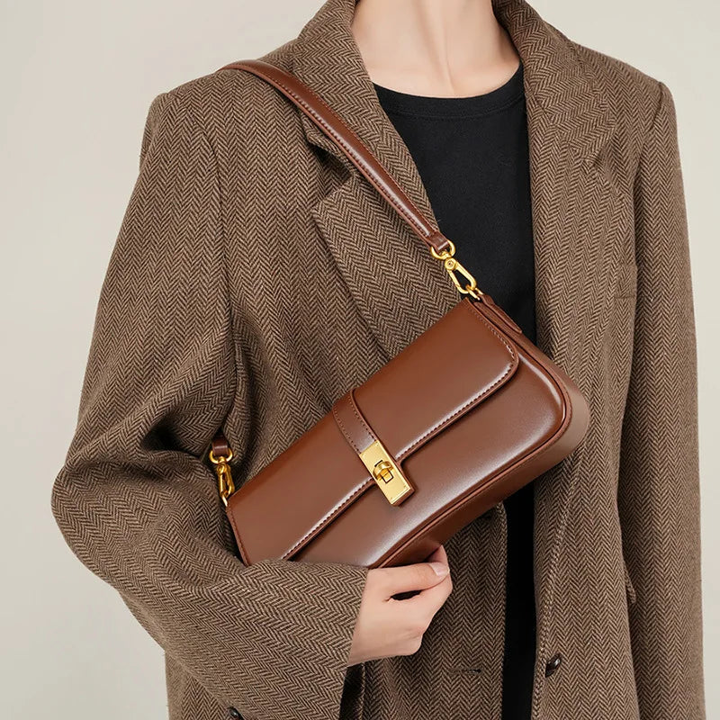 Sac Bandoulière Femme – Format Compact à Fermoir Doré