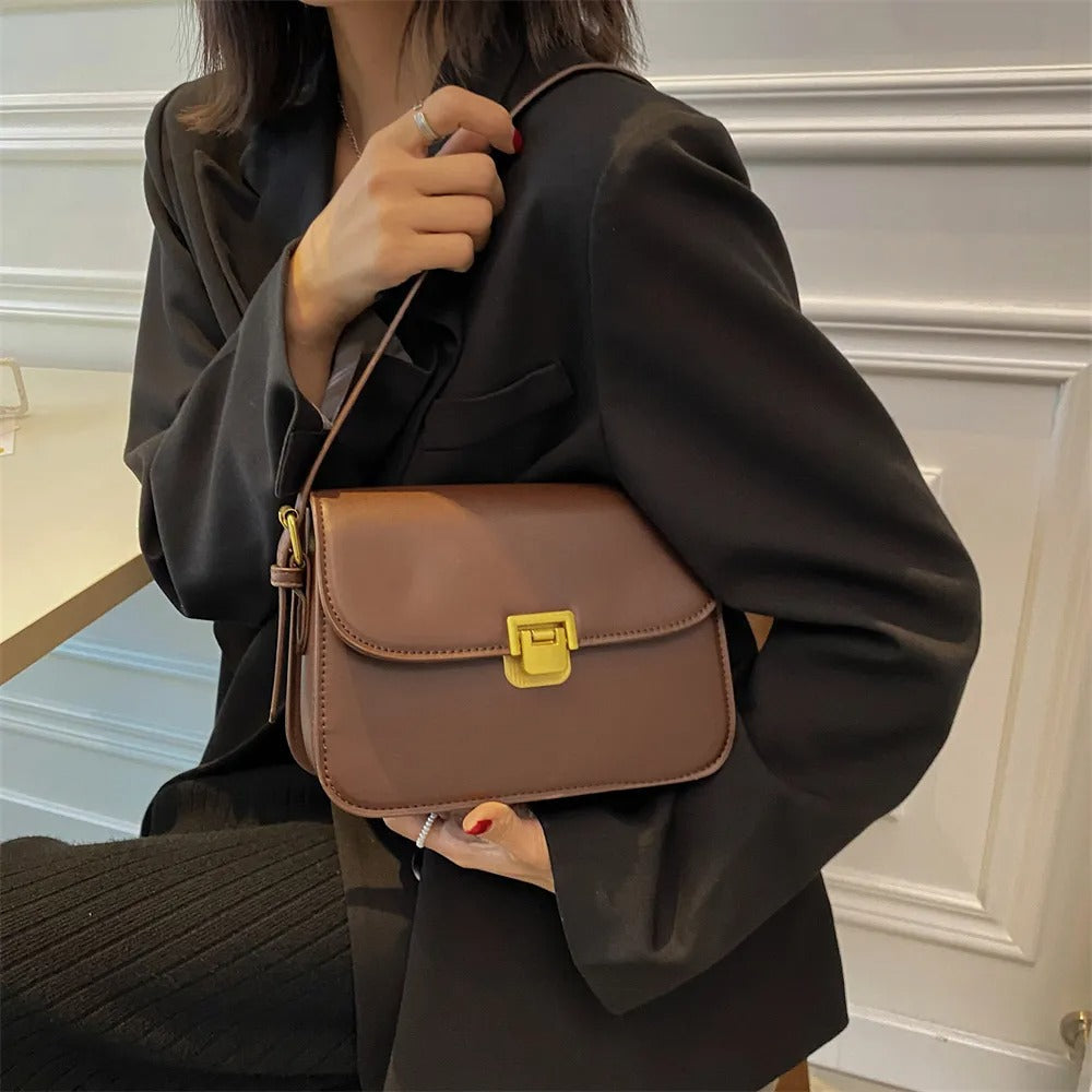 Petit Sac Bandoulière Femme – Fermoir Doré & Format Compact