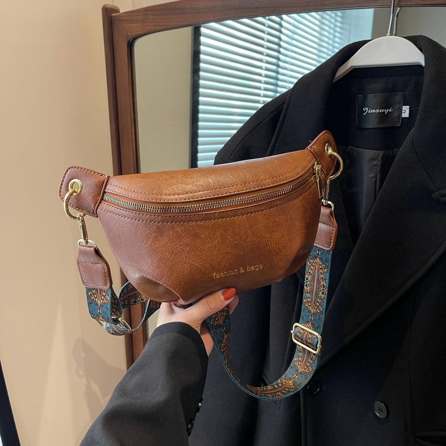 Sac Banane Femme – Bandoulière Large & Design Asymétrique