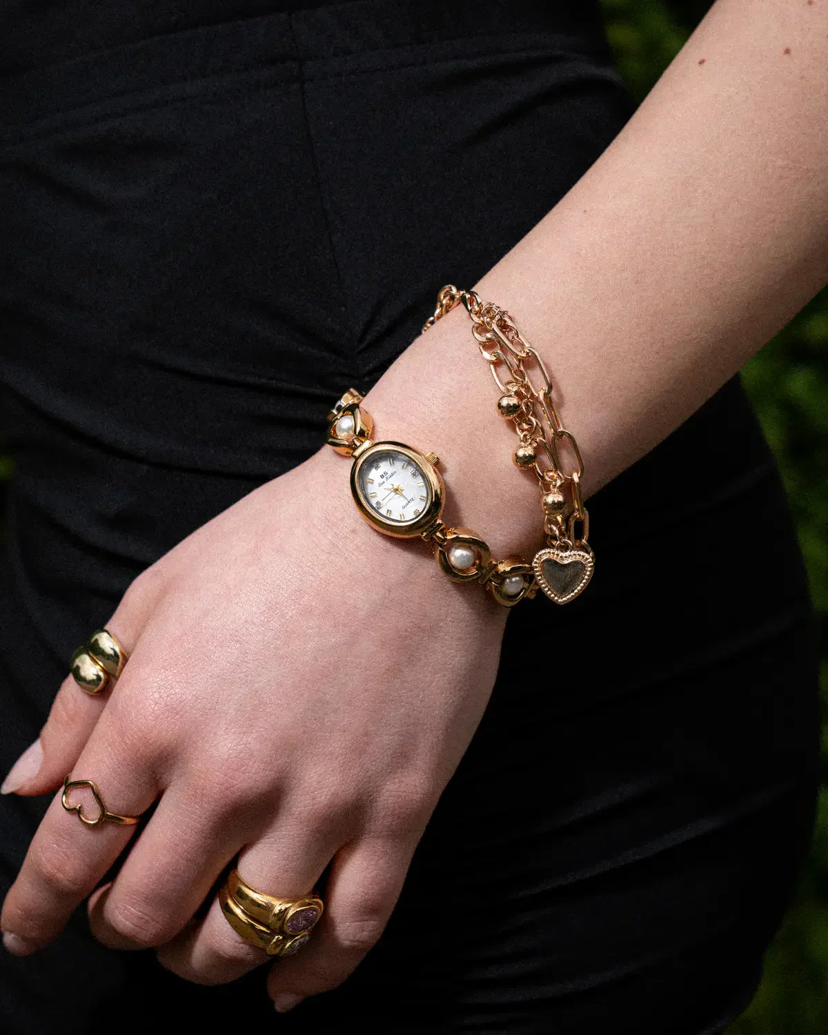 Montre femme | Dorée | Bracelet perles | Élégante
